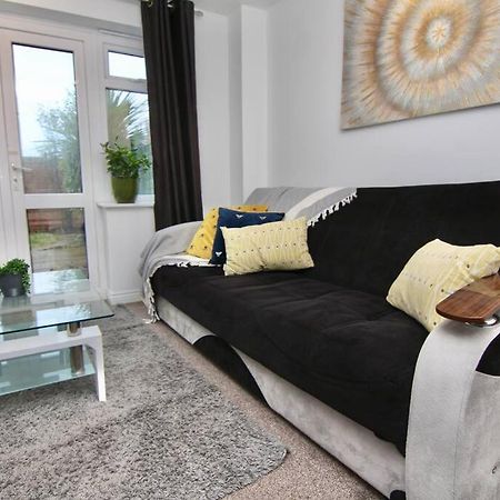 Daimler House - Cosy Home Near Coventry City Centre 外观 照片