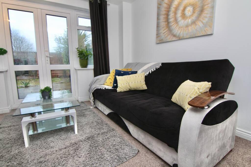 Daimler House - Cosy Home Near Coventry City Centre 外观 照片