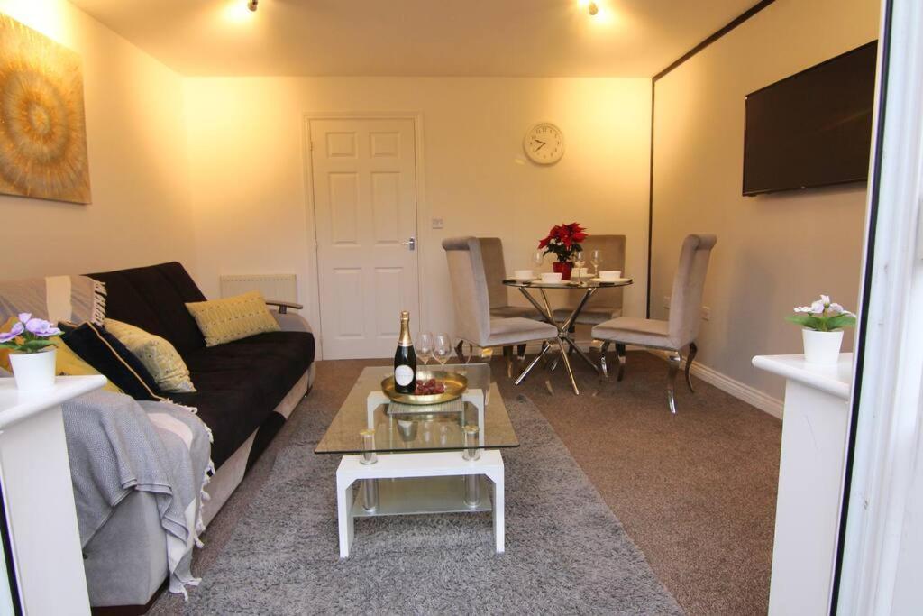 Daimler House - Cosy Home Near Coventry City Centre 外观 照片
