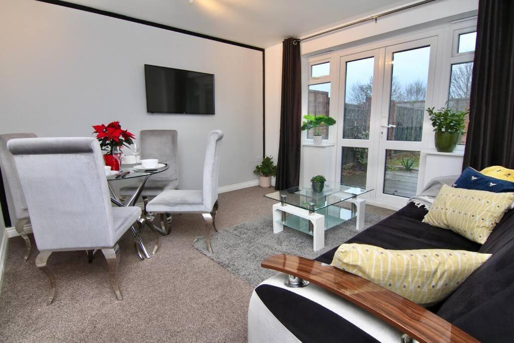 Daimler House - Cosy Home Near Coventry City Centre 外观 照片