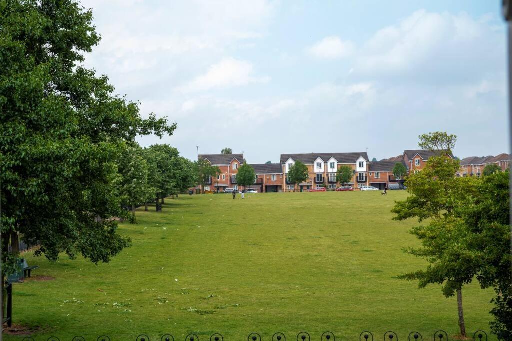 Daimler House - Cosy Home Near Coventry City Centre 外观 照片